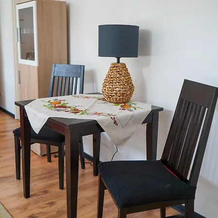 Schweriner Schelfe 아파트 *